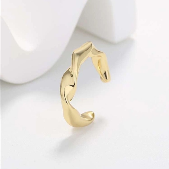 Adjustable gold plated ring - Picture 2 of 3